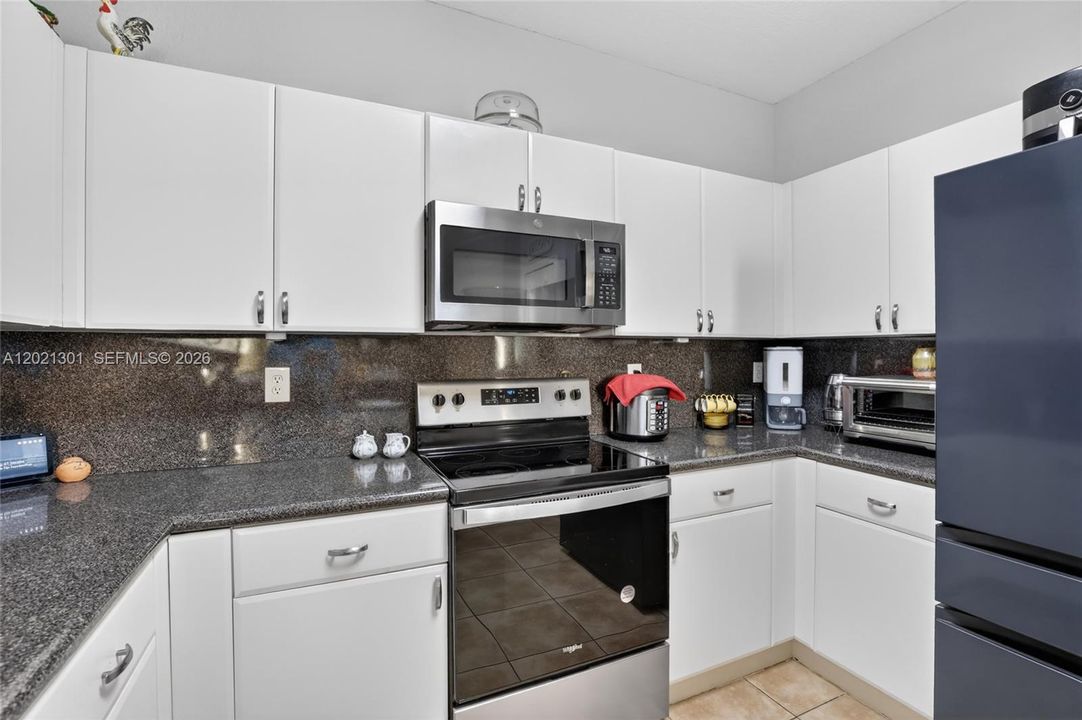 For Sale: $425,000 (3 beds, 2 baths, 1445 Square Feet)