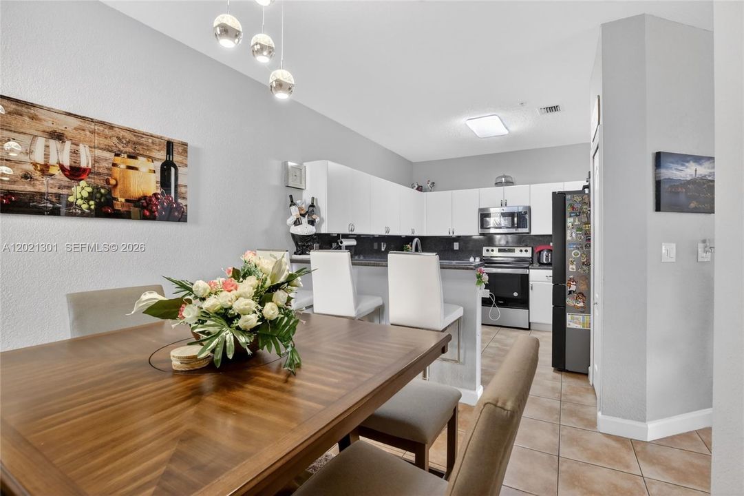 For Sale: $425,000 (3 beds, 2 baths, 1445 Square Feet)