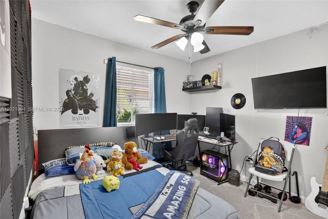 For Sale: $425,000 (3 beds, 2 baths, 1445 Square Feet)