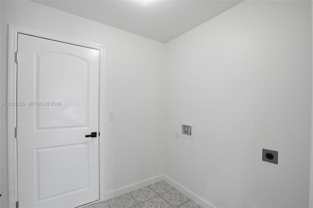 For Sale: $350,000 (4 beds, 2 baths, 1720 Square Feet)