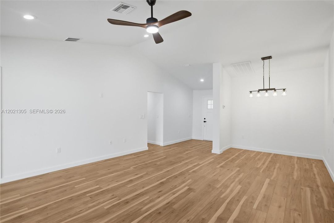 For Sale: $350,000 (4 beds, 2 baths, 1720 Square Feet)