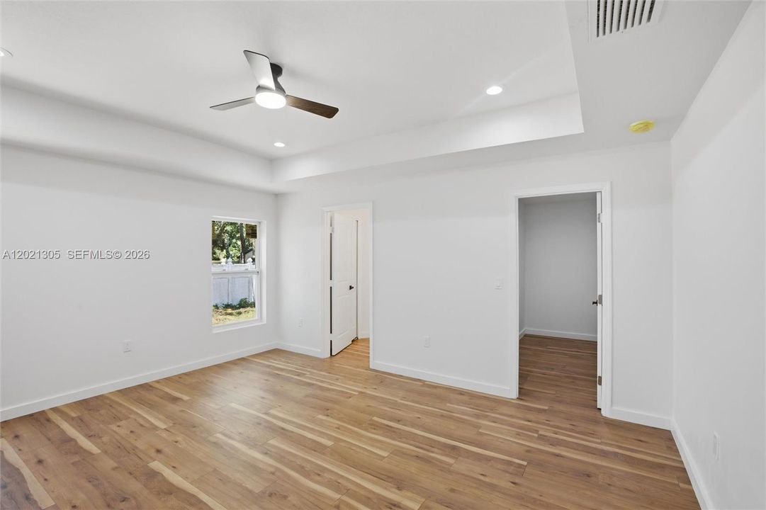 For Sale: $350,000 (4 beds, 2 baths, 1720 Square Feet)