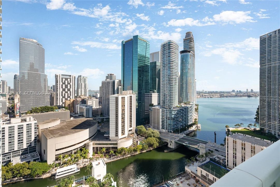 Activo con contrato: $635,000 (2 camas, 2 baños, 1510 Pies cuadrados)