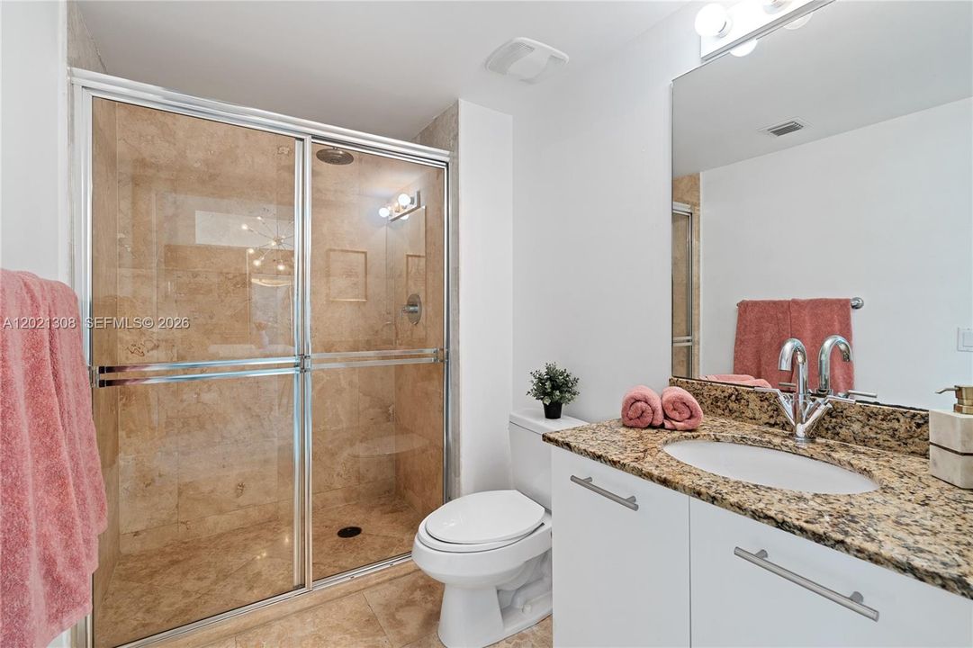 Activo con contrato: $635,000 (2 camas, 2 baños, 1510 Pies cuadrados)