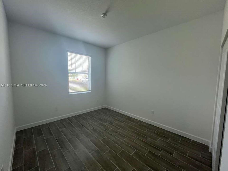 Active With Contract: $3,400 (3 beds, 2 baths, 1758 Square Feet)