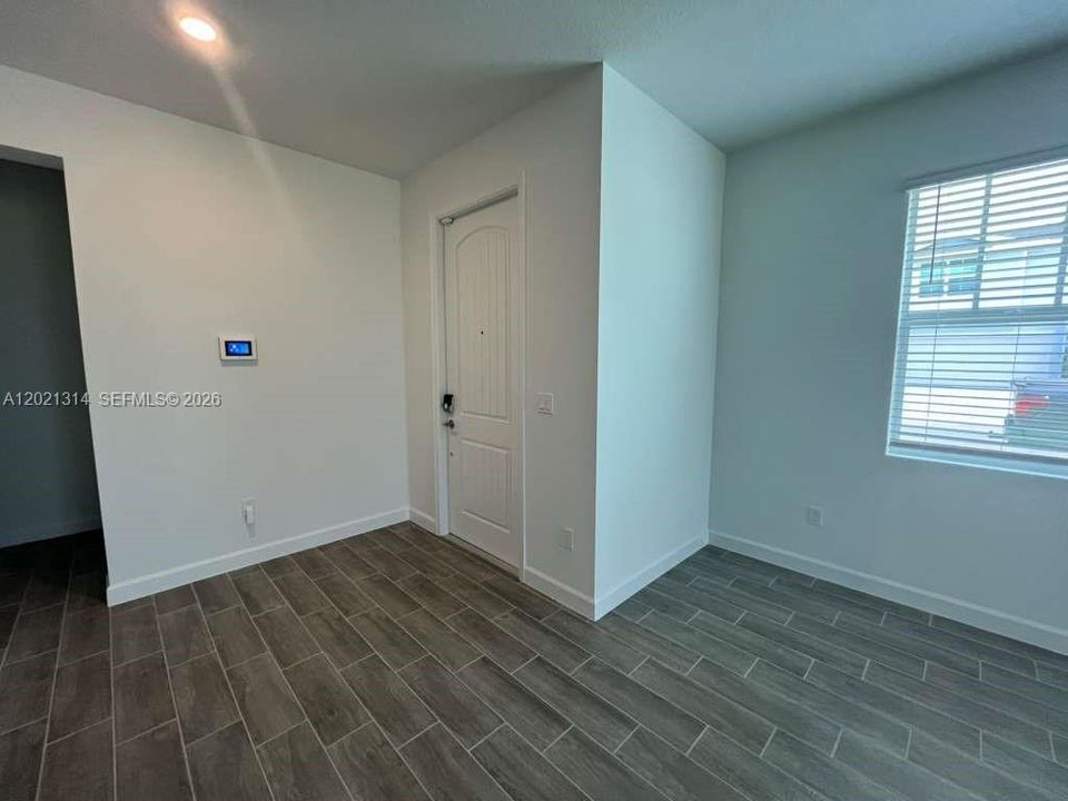 Active With Contract: $3,400 (3 beds, 2 baths, 1758 Square Feet)