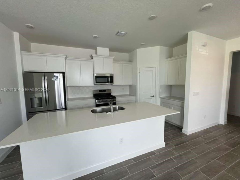 Active With Contract: $3,400 (3 beds, 2 baths, 1758 Square Feet)