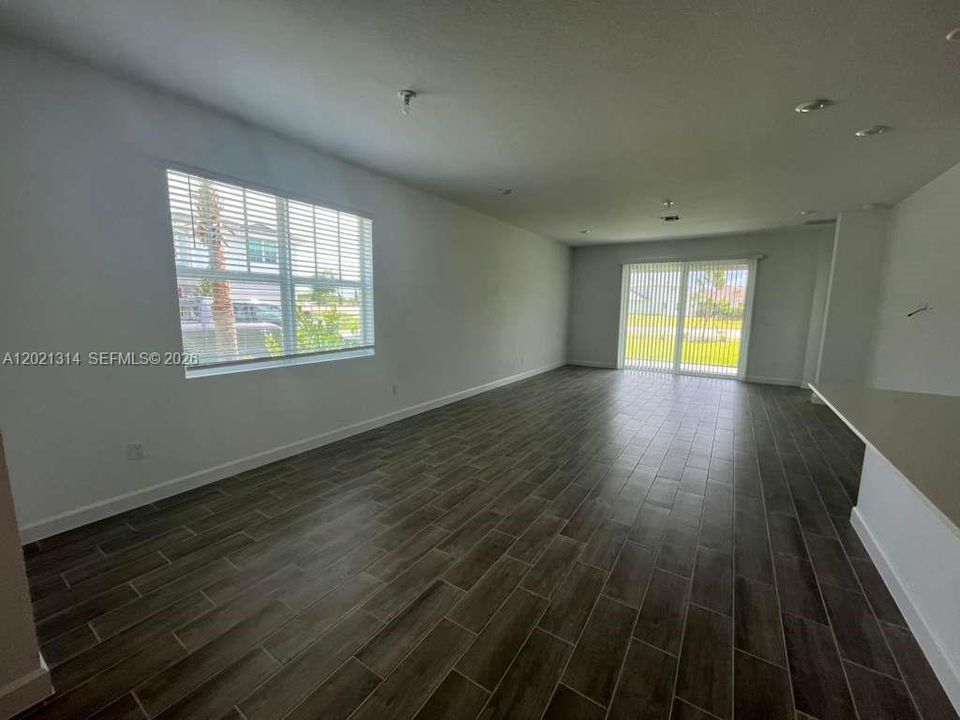 Active With Contract: $3,400 (3 beds, 2 baths, 1758 Square Feet)