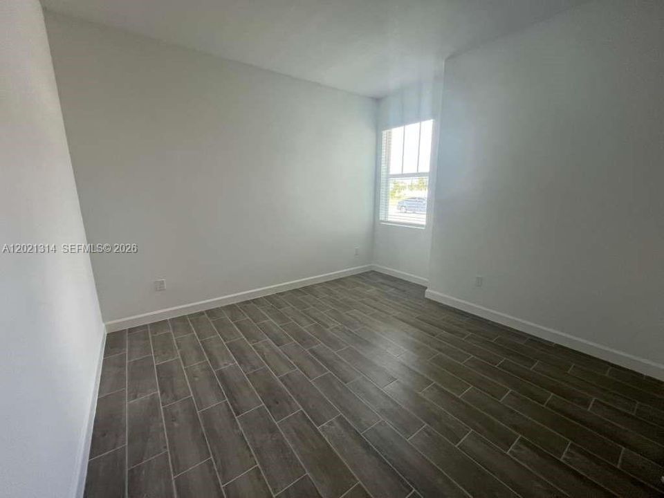 Active With Contract: $3,400 (3 beds, 2 baths, 1758 Square Feet)