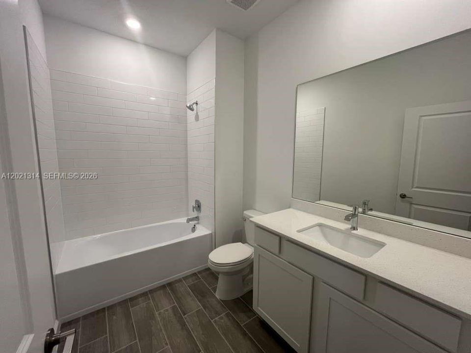 Active With Contract: $3,400 (3 beds, 2 baths, 1758 Square Feet)