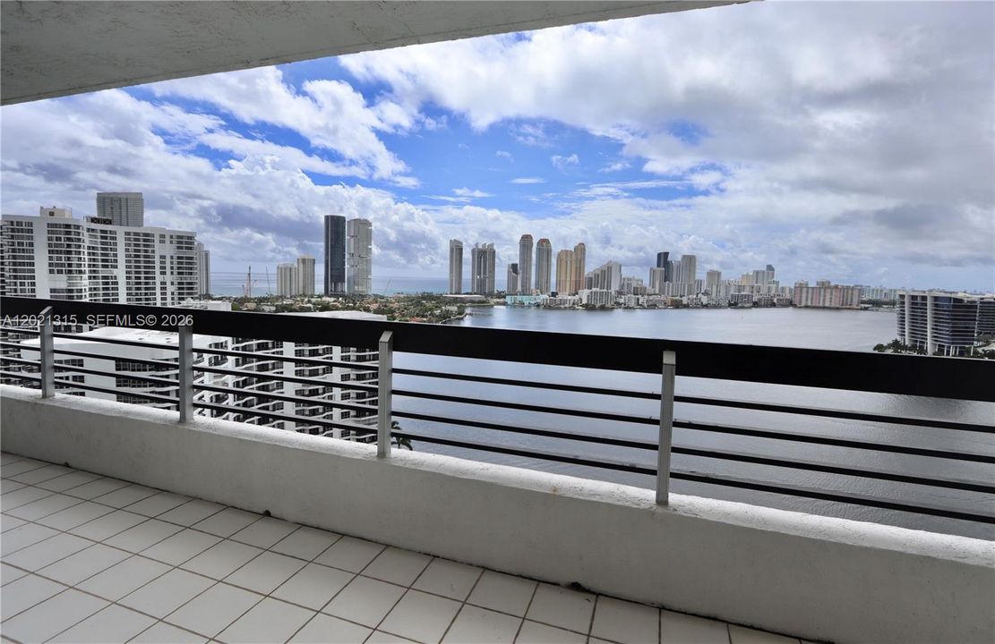 For Sale: $780,000 (2 beds, 2 baths, 1447 Square Feet)
