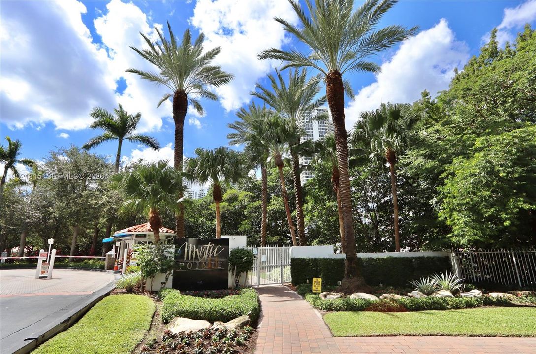 For Sale: $780,000 (2 beds, 2 baths, 1447 Square Feet)