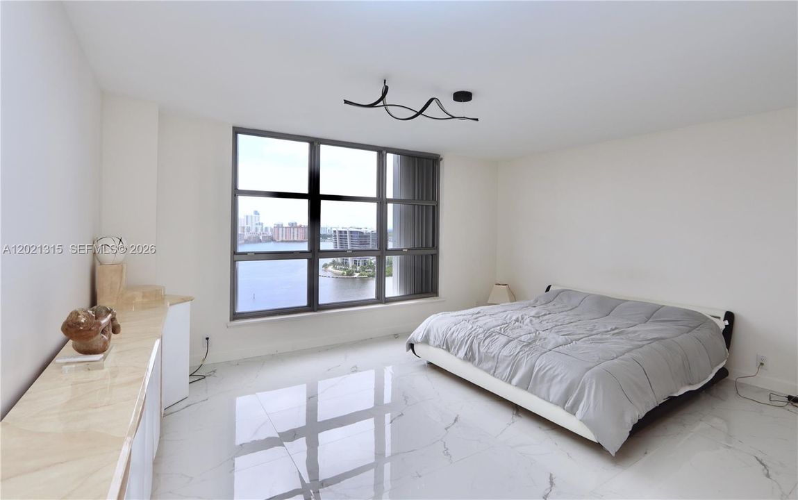 For Sale: $780,000 (2 beds, 2 baths, 1447 Square Feet)