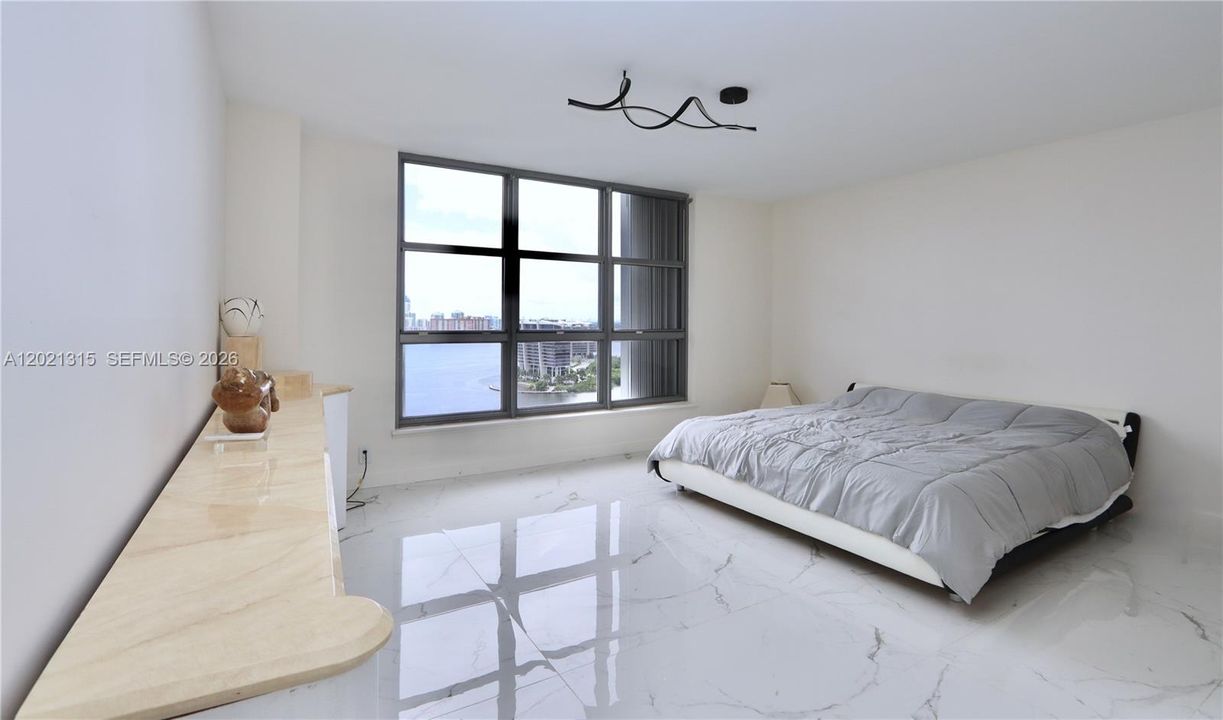 For Sale: $780,000 (2 beds, 2 baths, 1447 Square Feet)