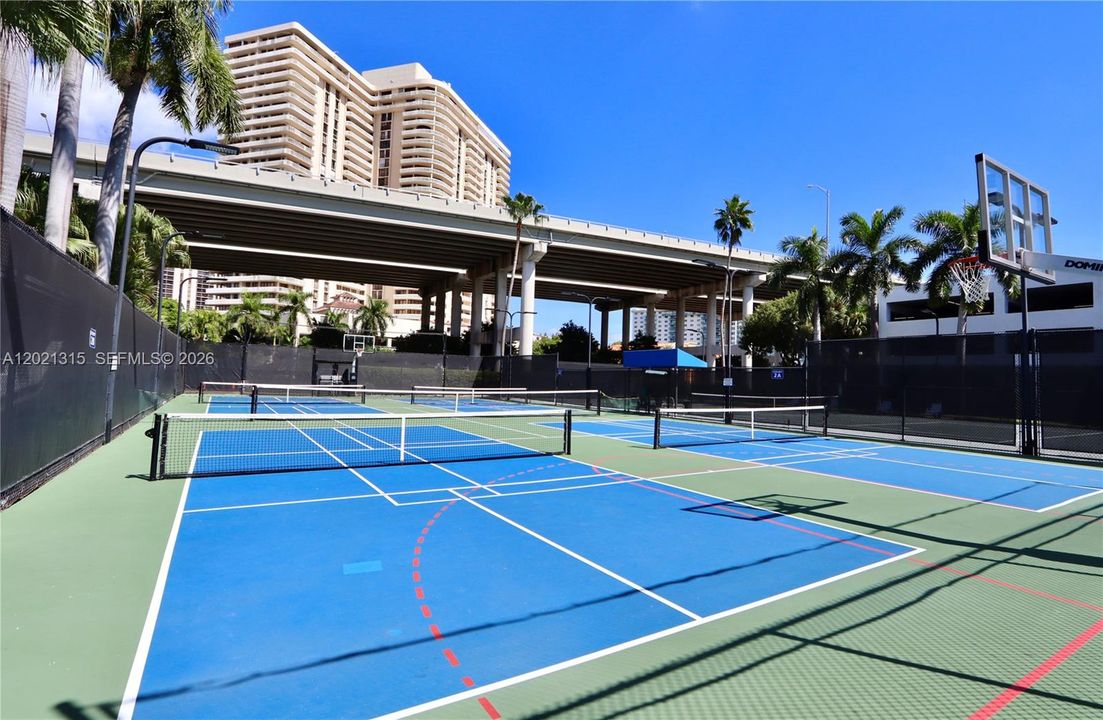 For Sale: $780,000 (2 beds, 2 baths, 1447 Square Feet)