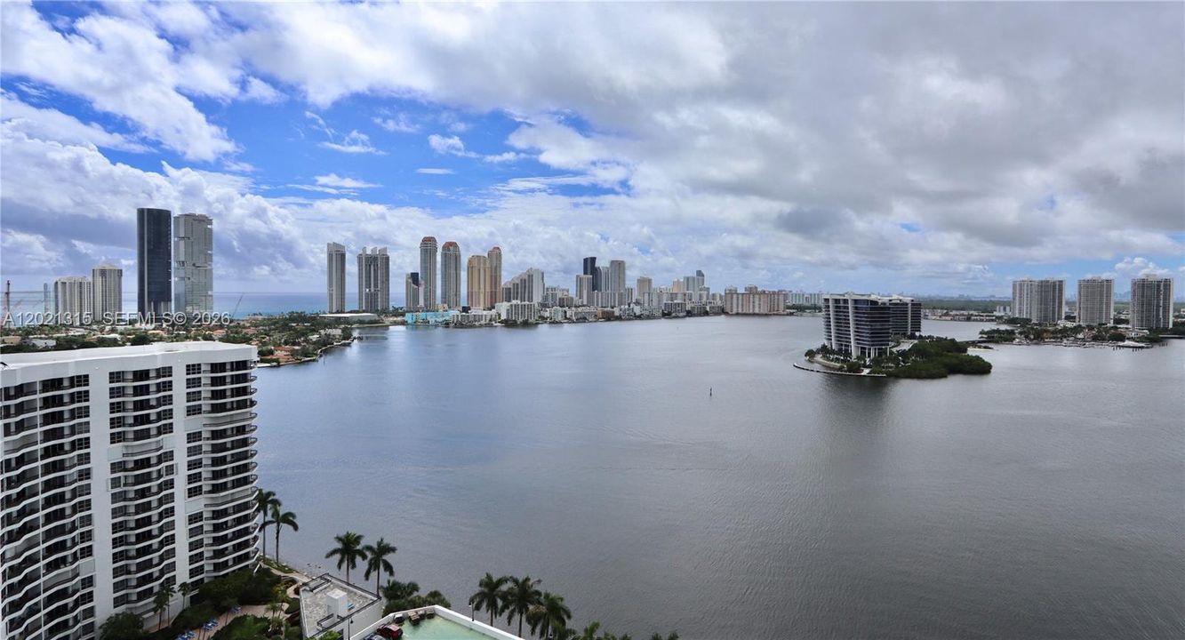 For Sale: $780,000 (2 beds, 2 baths, 1447 Square Feet)