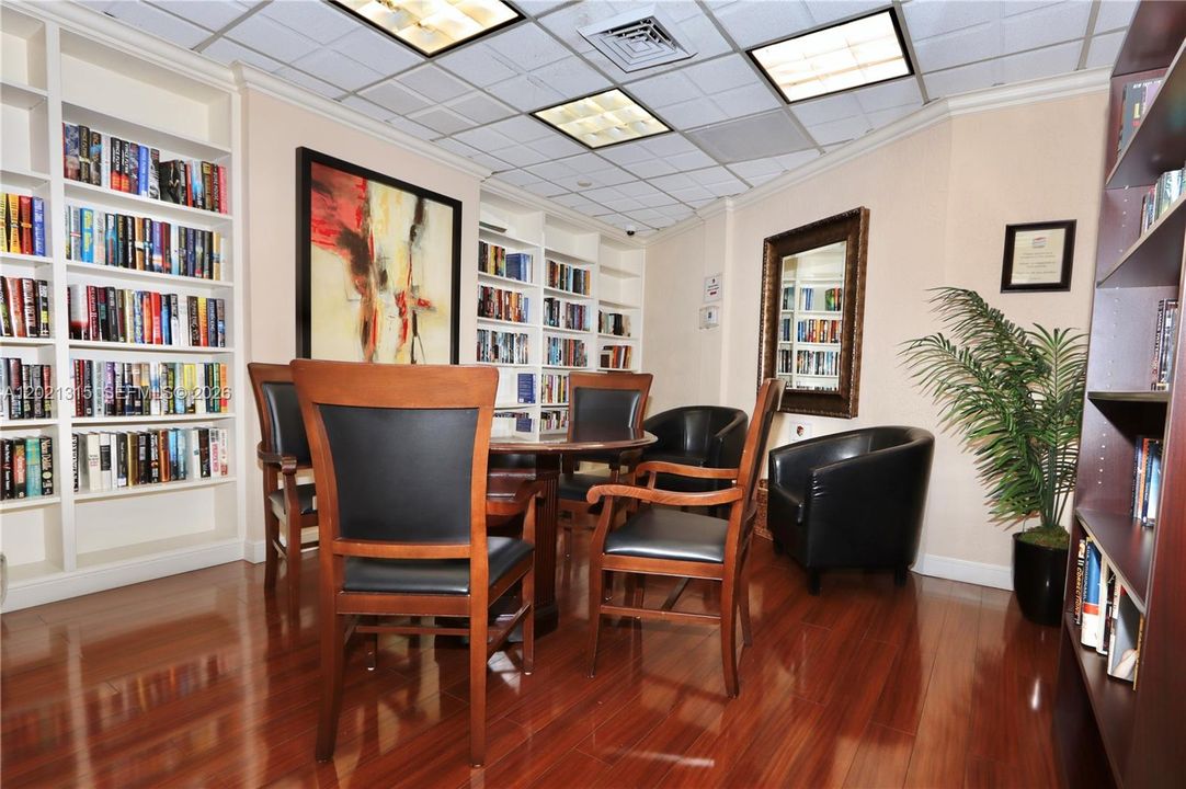 For Sale: $780,000 (2 beds, 2 baths, 1447 Square Feet)