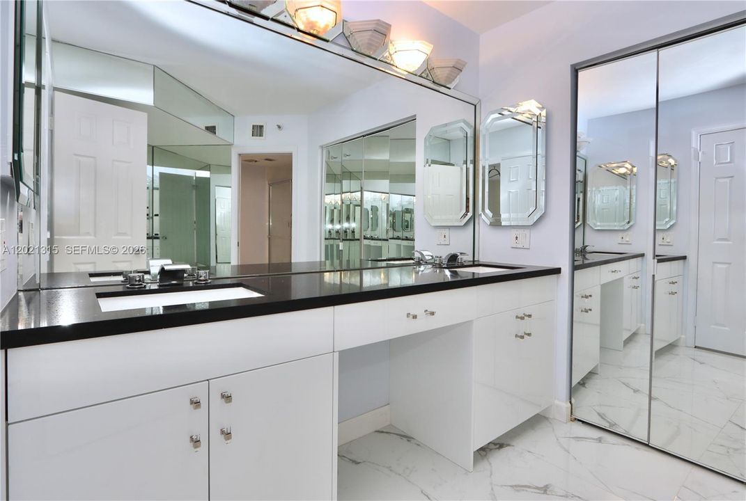 For Sale: $780,000 (2 beds, 2 baths, 1447 Square Feet)