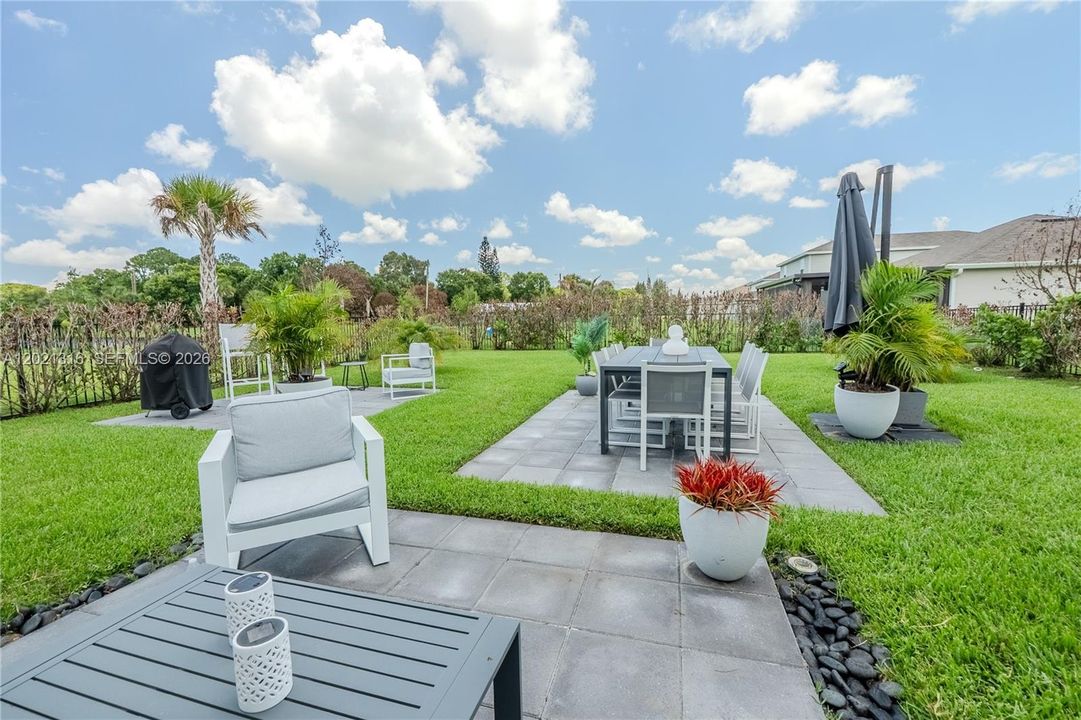For Sale: $420,000 (4 beds, 2 baths, 1715 Square Feet)