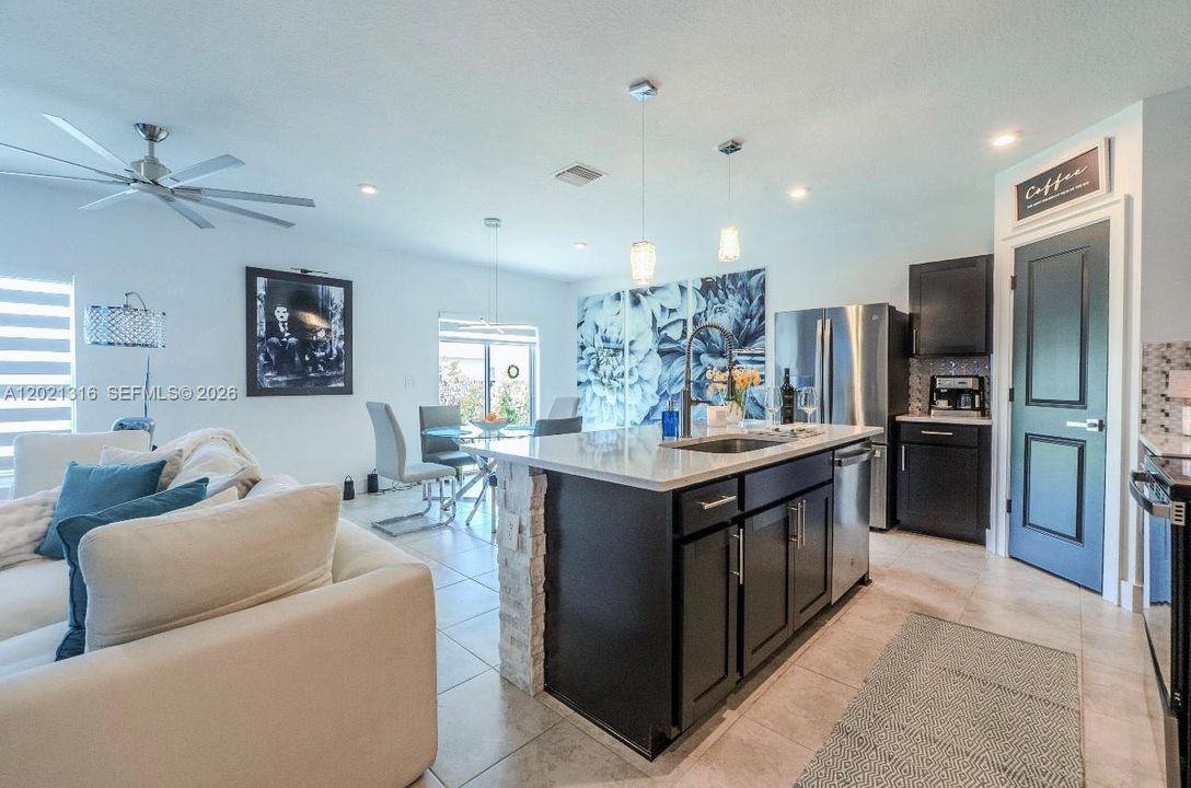 For Sale: $420,000 (4 beds, 2 baths, 1715 Square Feet)