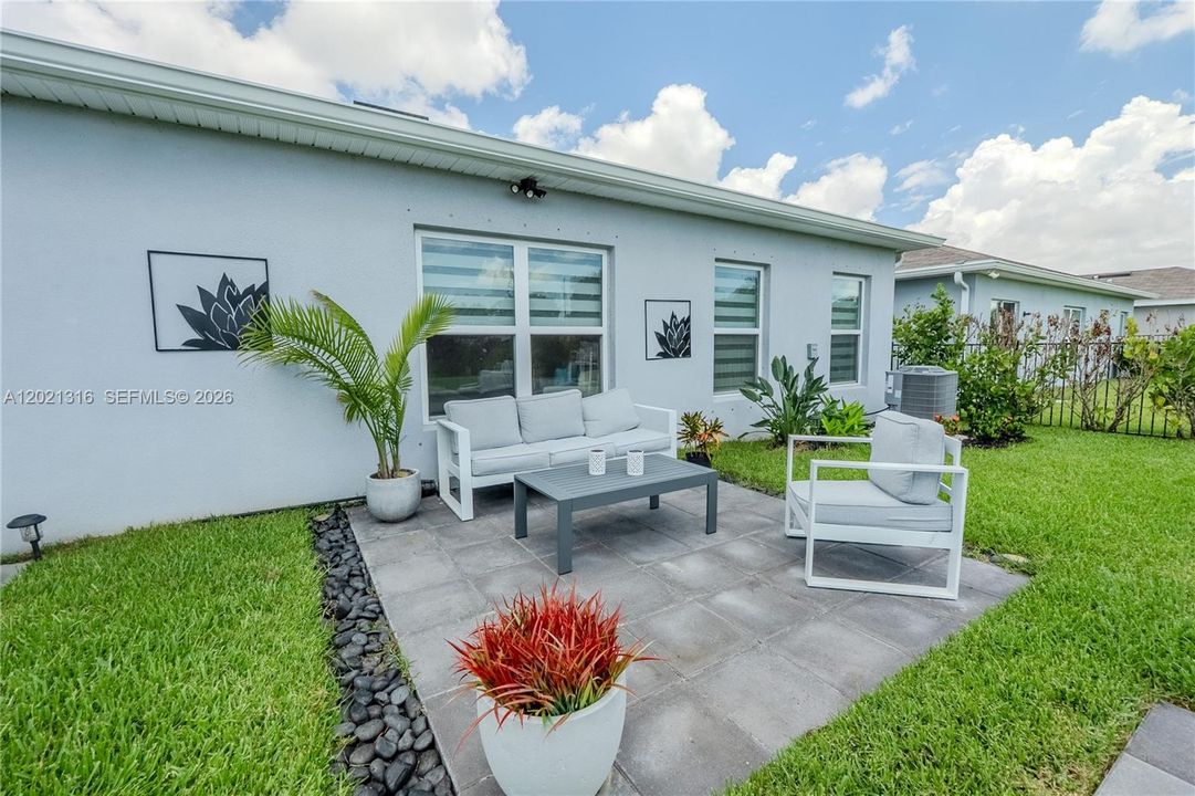 For Sale: $420,000 (4 beds, 2 baths, 1715 Square Feet)