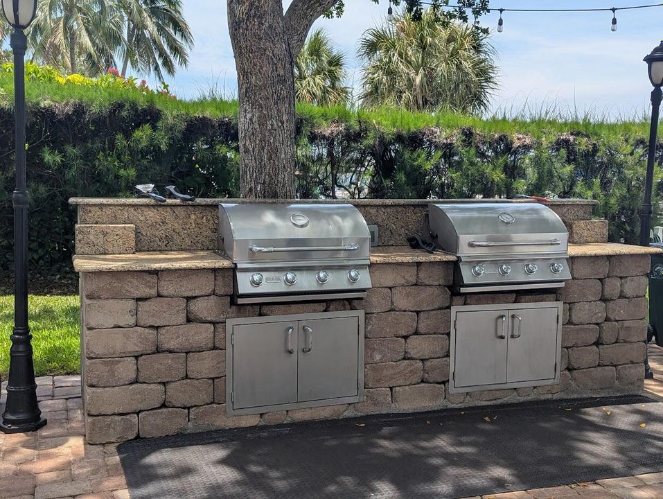 Boca Towers Outdoor Grills Pic 1