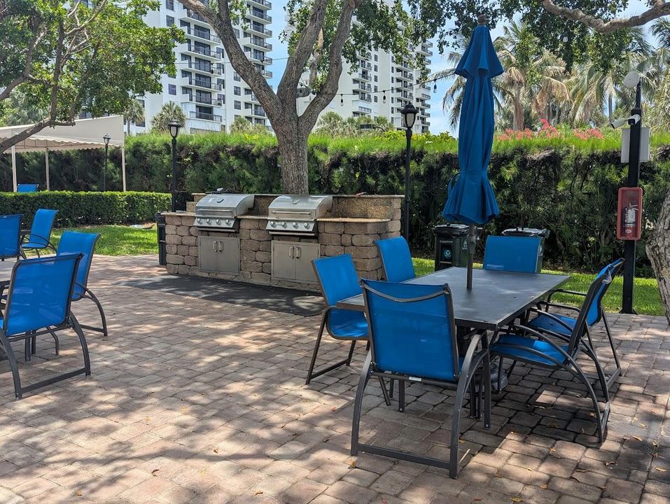 Boca Towers Outdoor Community Grill Pic3