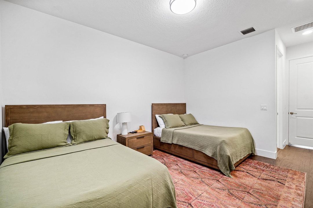 Bedroom #4 - 2nd Master