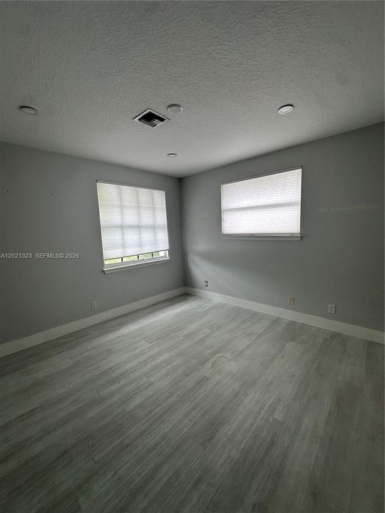 В аренду: $12,000 (7 спален, 5 ванн, 3952 Квадратных фут)