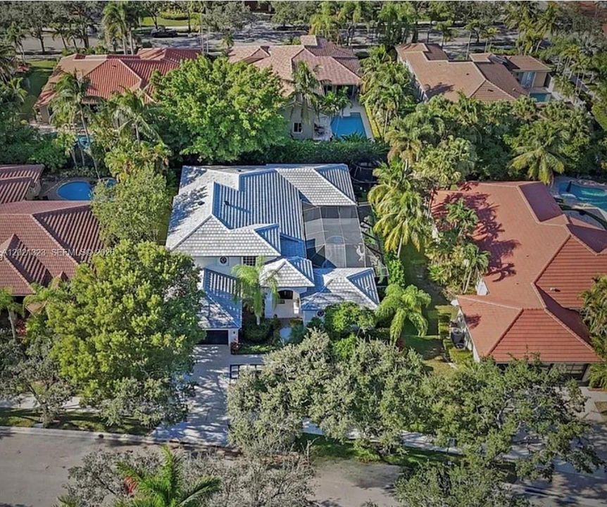 В аренду: $12,000 (7 спален, 5 ванн, 3952 Квадратных фут)