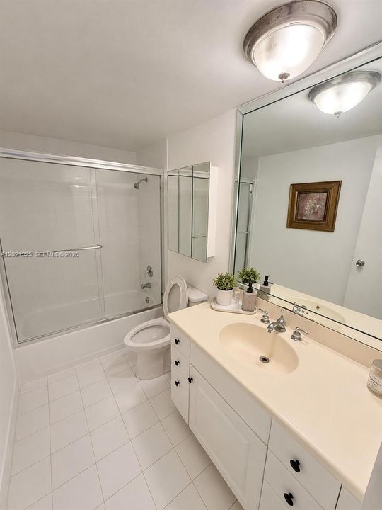 2nd Bathroom