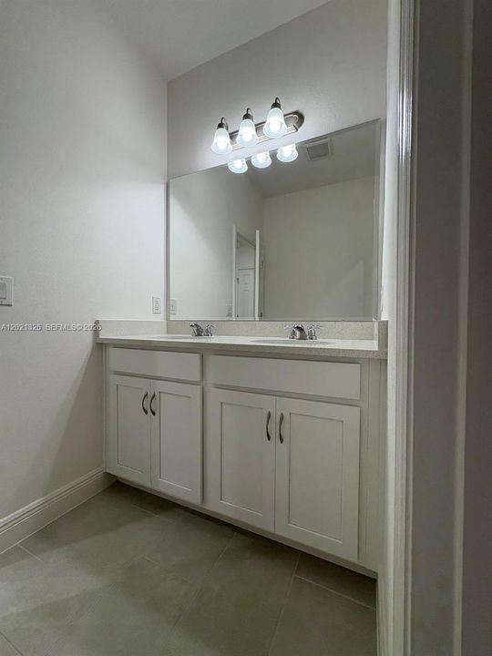 For Rent: $2,650 (3 beds, 2 baths, 1643 Square Feet)