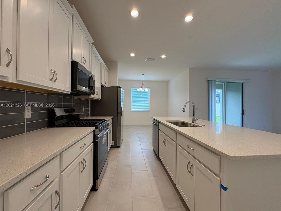 For Rent: $2,650 (3 beds, 2 baths, 1643 Square Feet)