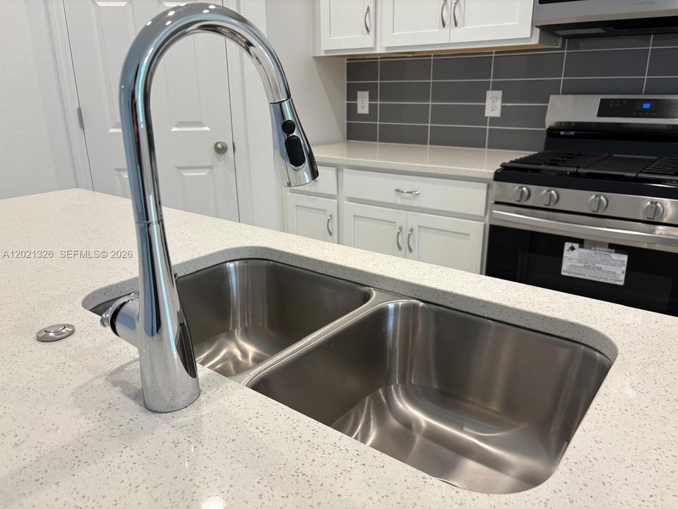 For Rent: $2,650 (3 beds, 2 baths, 1643 Square Feet)