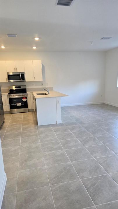 Active With Contract: $2,700 (4 beds, 3 baths, 1742 Square Feet)
