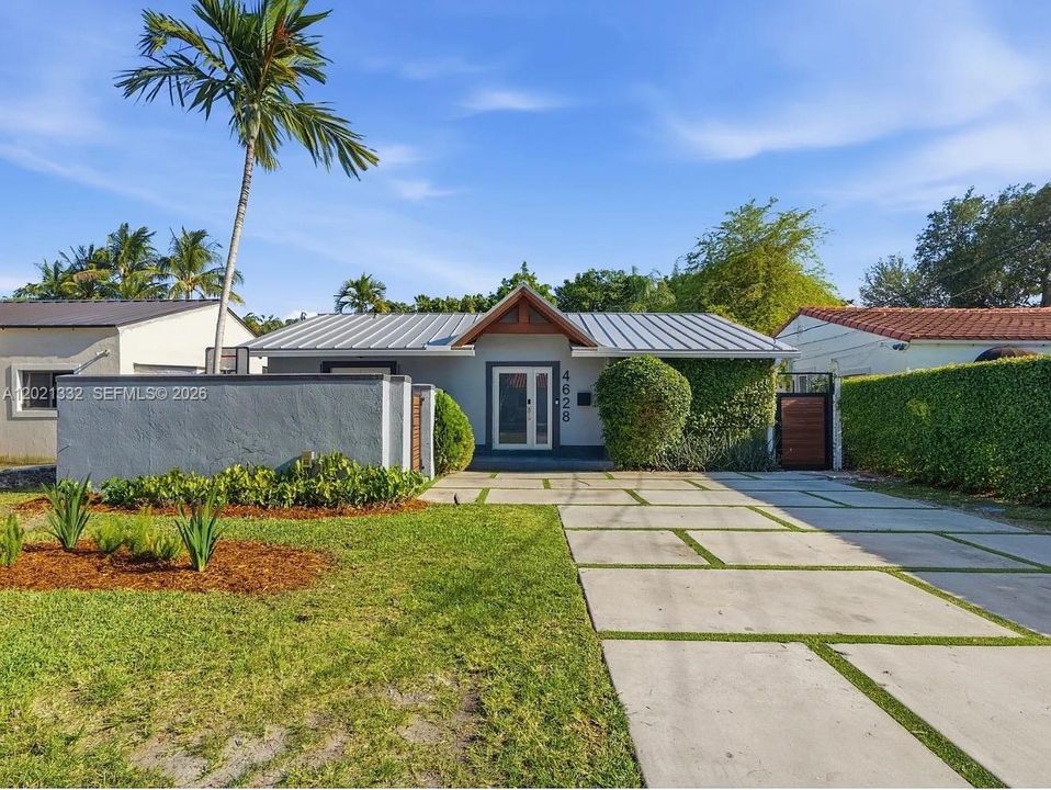 Recently Rented: $8,000 (3 beds, 2 baths, 1716 Square Feet)