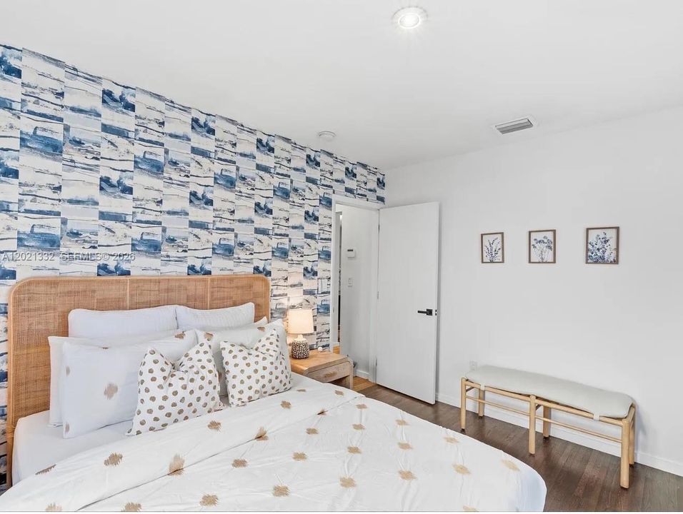 Recently Rented: $8,000 (3 beds, 2 baths, 1716 Square Feet)