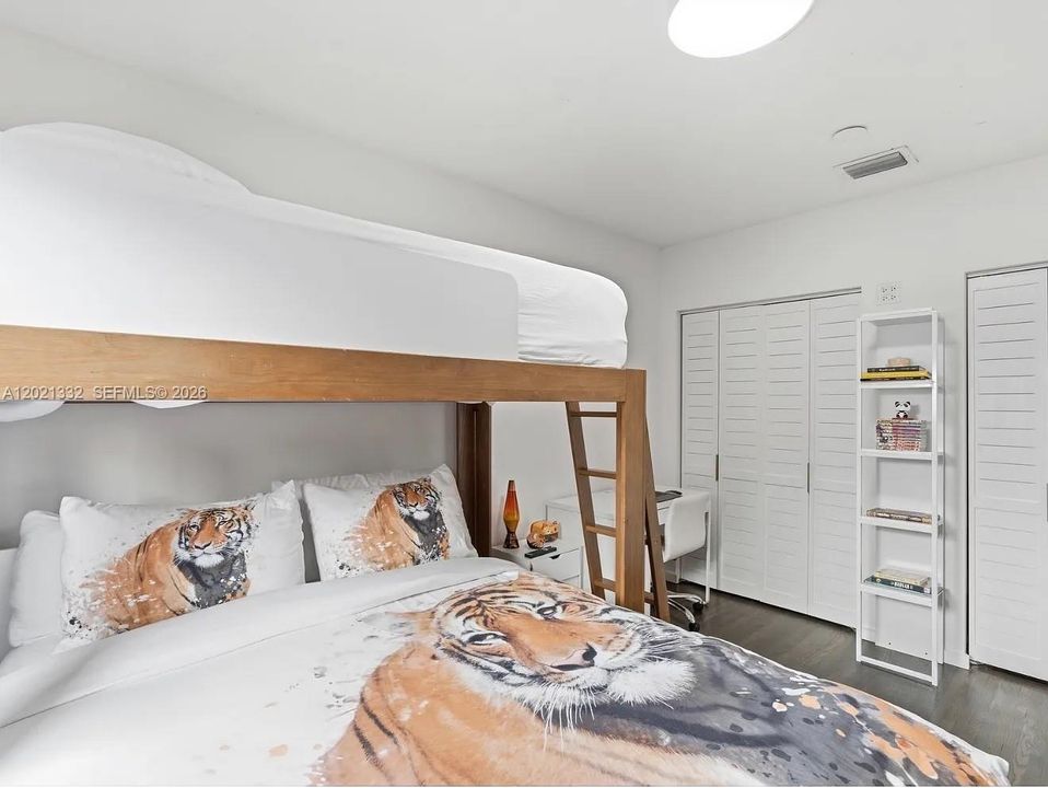 Recently Rented: $8,000 (3 beds, 2 baths, 1716 Square Feet)