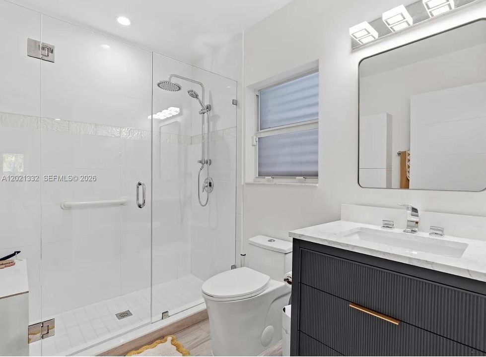 Recently Rented: $8,000 (3 beds, 2 baths, 1716 Square Feet)