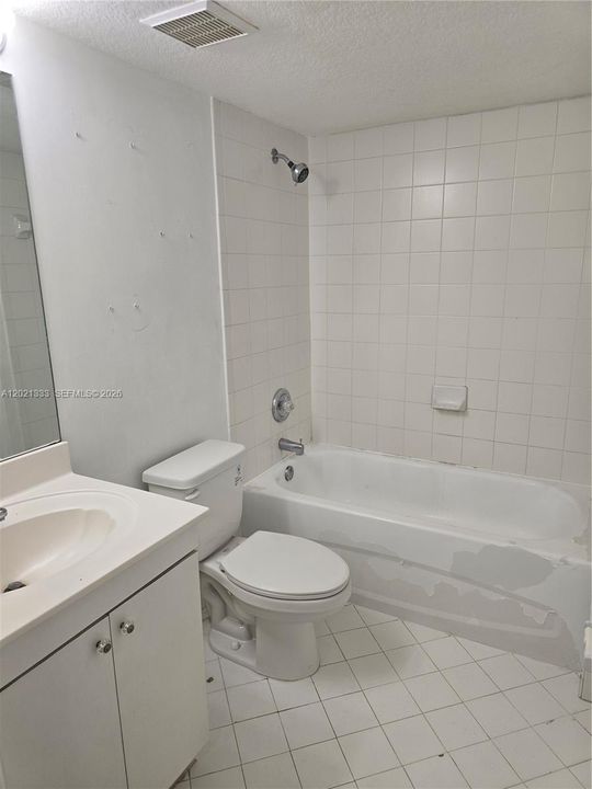 For Rent: $1,800 (3 beds, 2 baths, 1099 Square Feet)