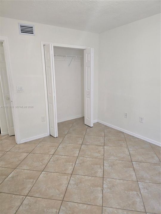 For Rent: $1,800 (3 beds, 2 baths, 1099 Square Feet)