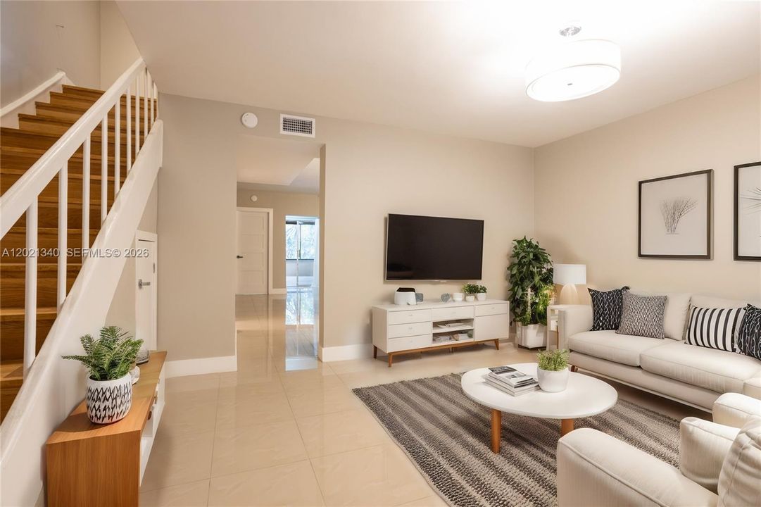 For Sale: $349,000 (2 beds, 2 baths, 1182 Square Feet)