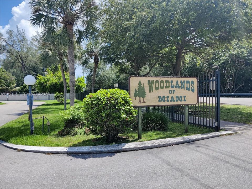 For Sale: $349,000 (2 beds, 2 baths, 1182 Square Feet)