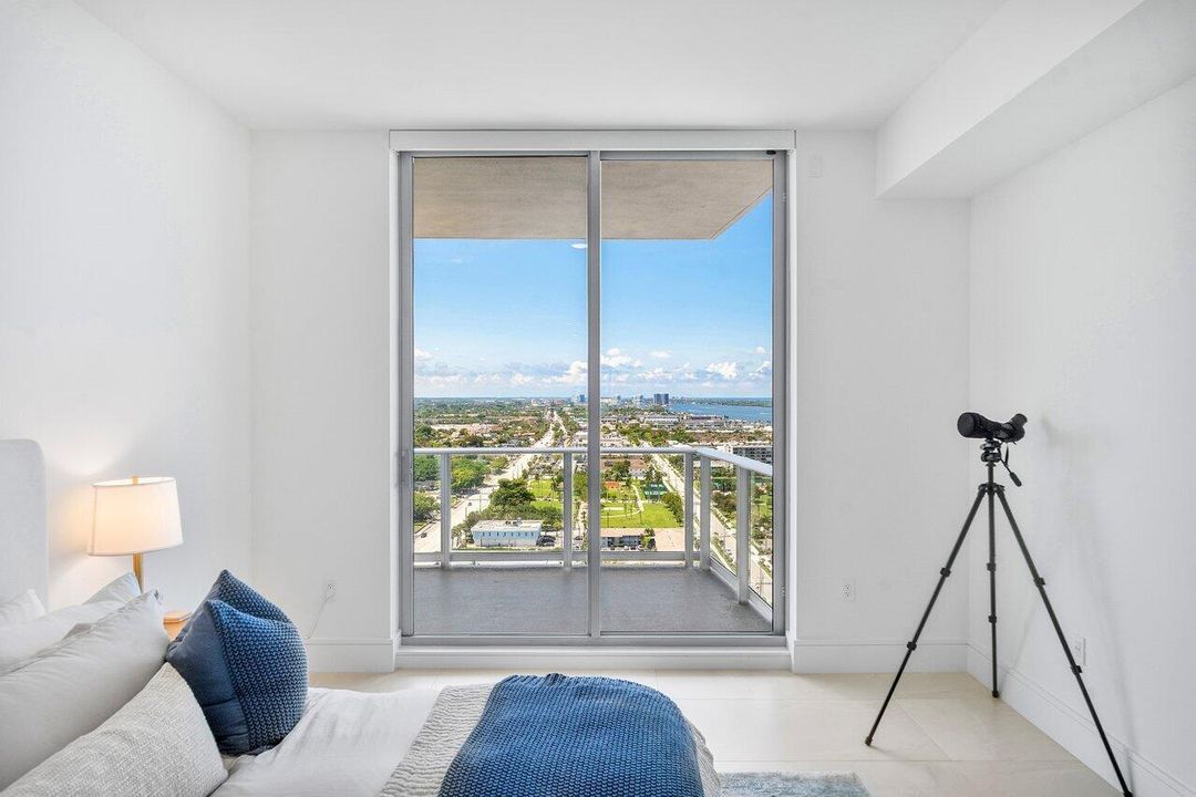 019-220LakeShoreDrive-2109-LakePark-FL-3