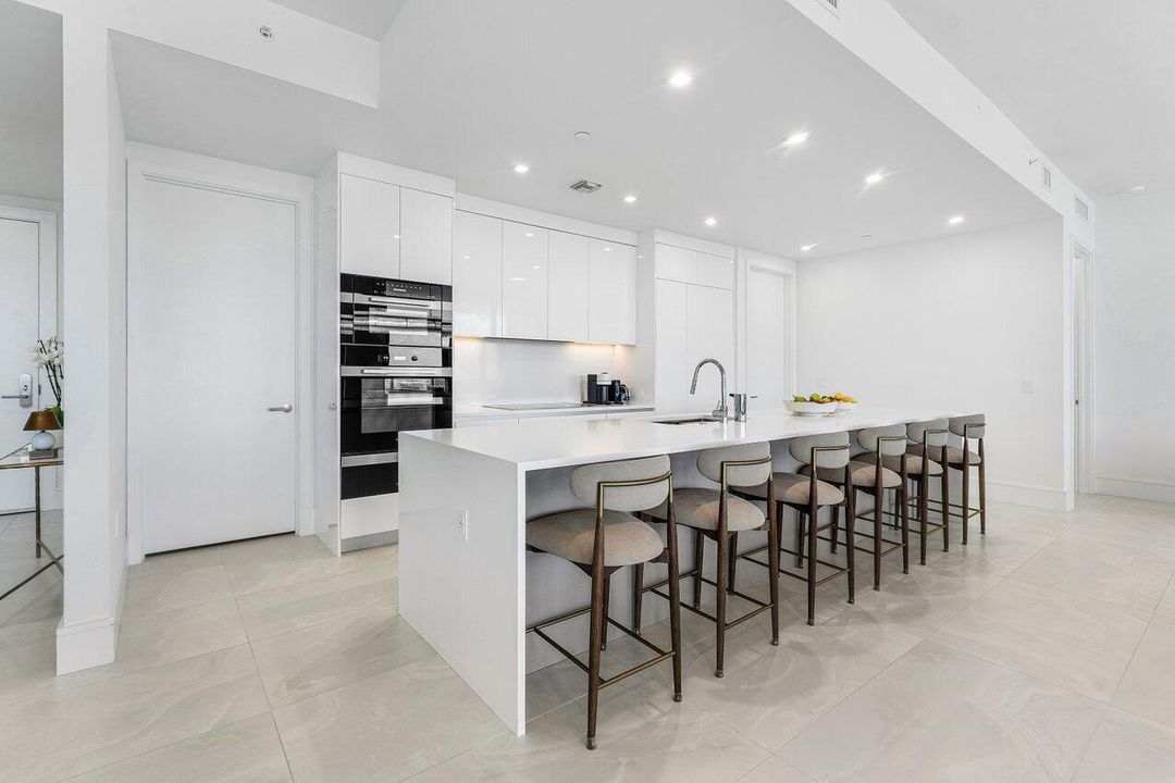 010-220LakeShoreDrive-2109-LakePark-FL-3