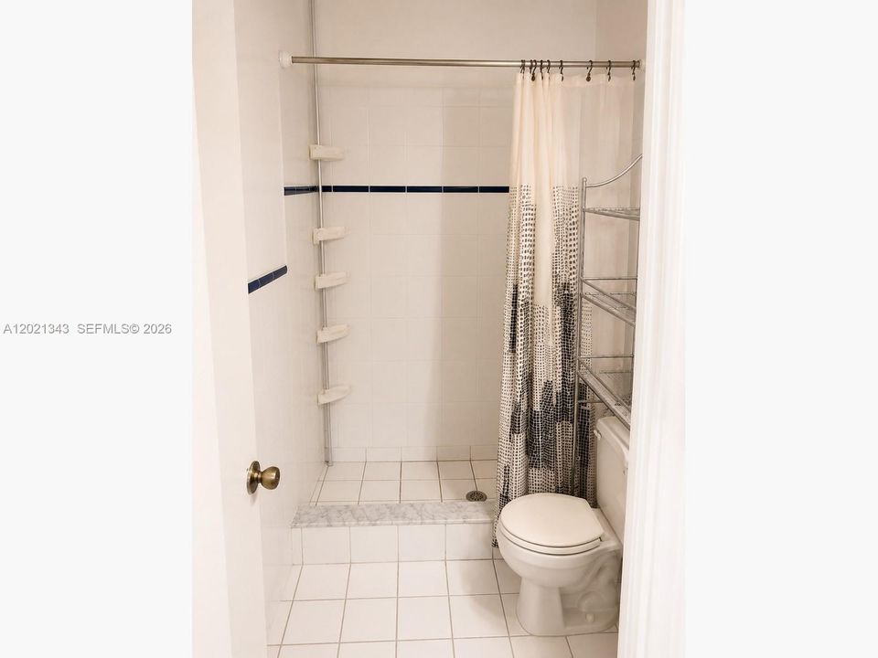 На продажу: $223,000 (2 спален, 2 ванн, 1055 Квадратных фут)