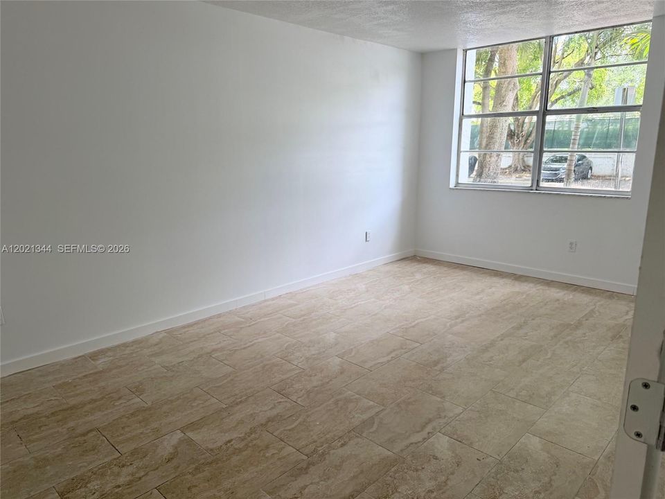 Activo con contrato: $1,675 (1 camas, 1 baños, 826 Pies cuadrados)