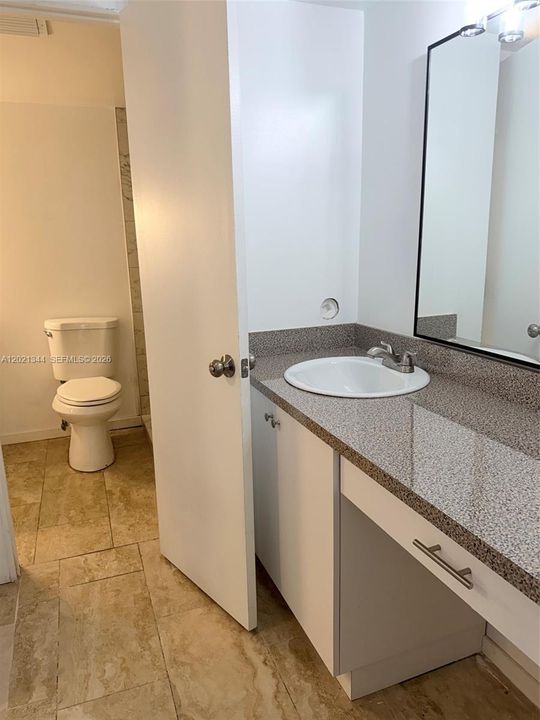 Activo con contrato: $1,675 (1 camas, 1 baños, 826 Pies cuadrados)