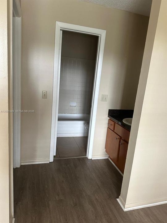 For Rent: $1,650 (1 beds, 1 baths, 600 Square Feet)