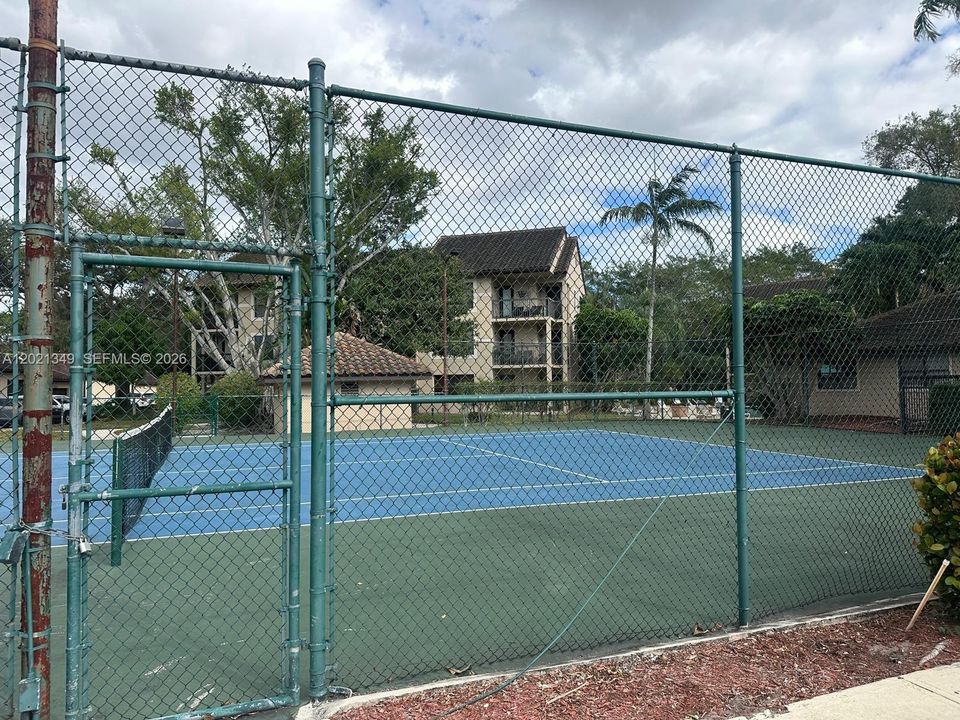 For Rent: $1,650 (1 beds, 1 baths, 600 Square Feet)